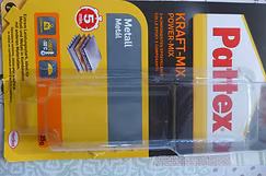 Verpackung eines Zweikomponenten-Metallklebers